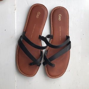 Gap black leather sandals